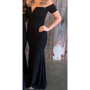 Lulu’s Black Dress